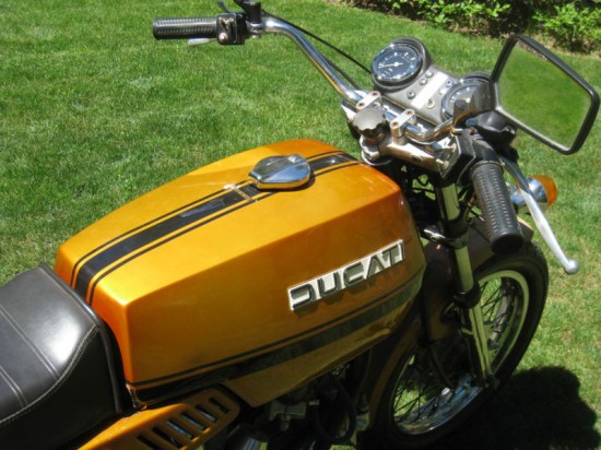 1976 Ducati 860GT Yellow R Dash