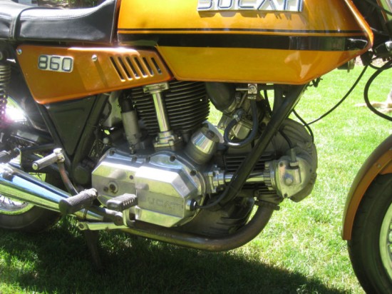 1976 Ducati 860GT Yellow R Engine