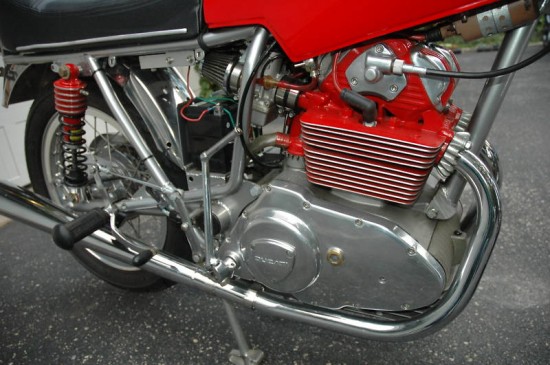 1978 Ducati 500 GTL Red Engine