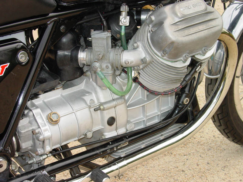 moto guzzi v8 engine