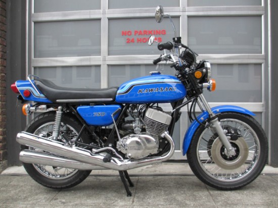 1972 Kawasaki H2 750 R Side
