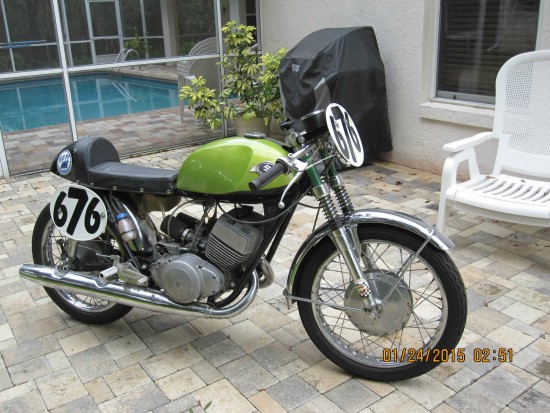 1969 Suzuki T250 R Side