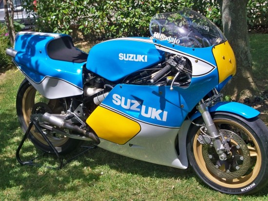 1982 Suzuki RGB500 R Front